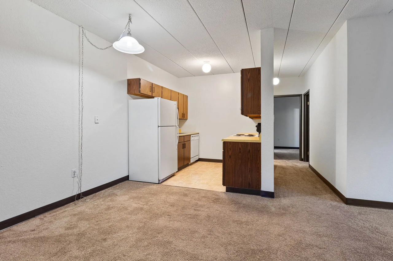 St. Vallerie Apartments - Photo 2 of 38