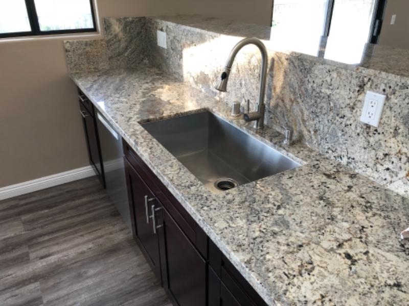 1824 Queens Way - Photo 5 of 23