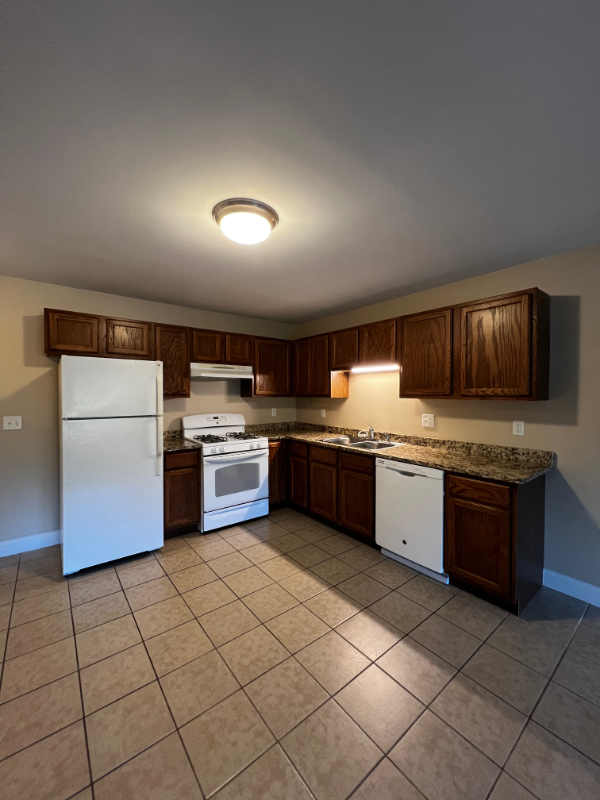 62 Lincoln St - Photo 7 of 13