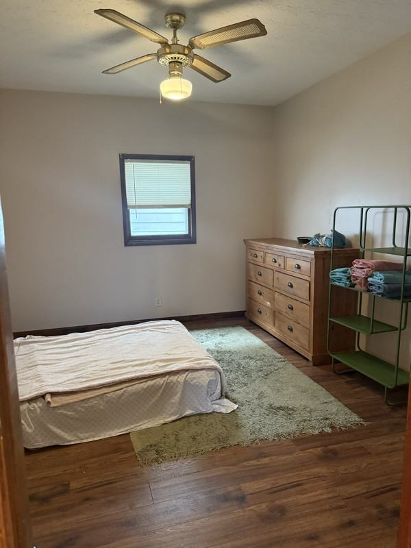 961 S Pickaway St - Photo 3 of 6