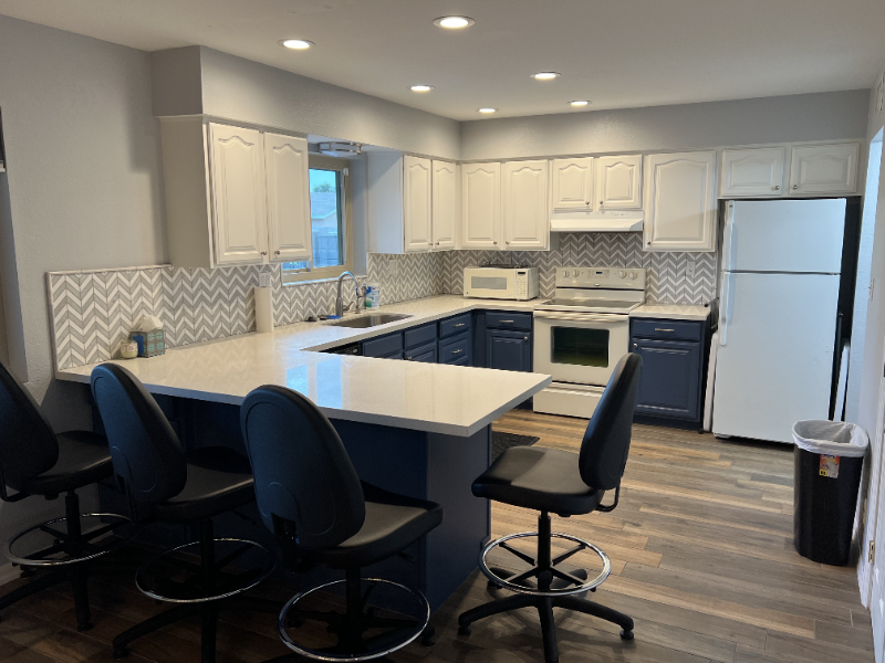 1324 West 13th Street - Photo 3 of 17