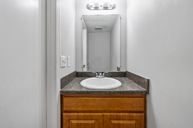 813 Golfview Pl #B - Photo 3 of 11