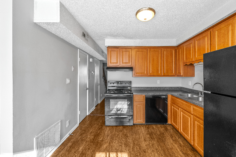 813 Golfview Pl #B - Photo 4 of 11