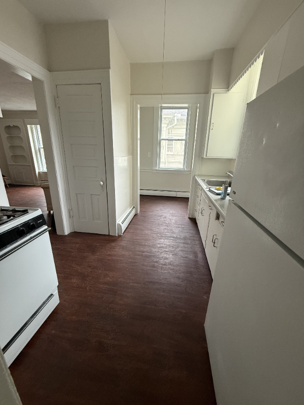 312 Laurens St #2B - Photo 2 of 8