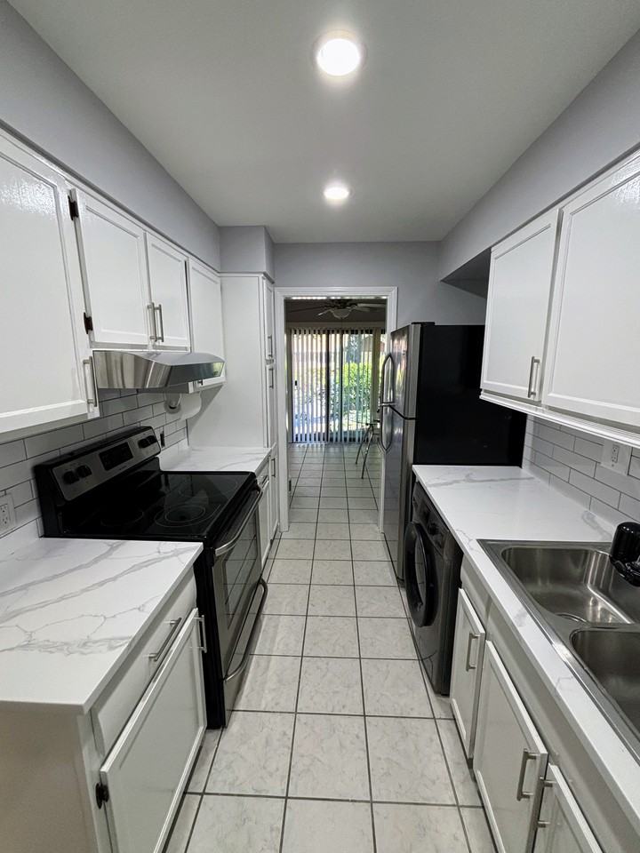 164 Kennedy Dr #164 - Photo 2 of 12