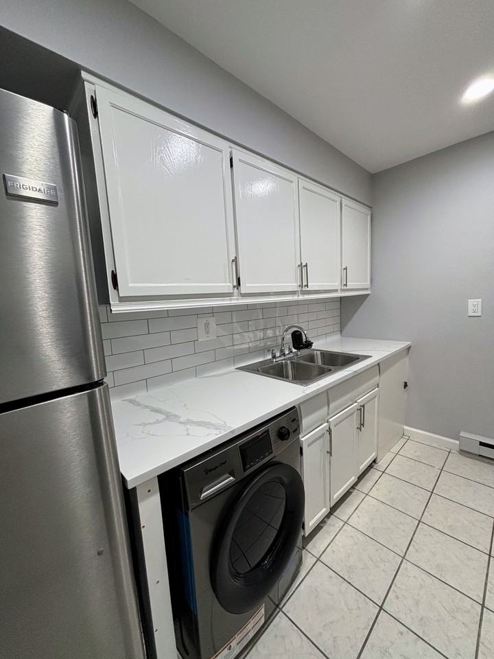 164 Kennedy Dr #164 - Photo 3 of 12