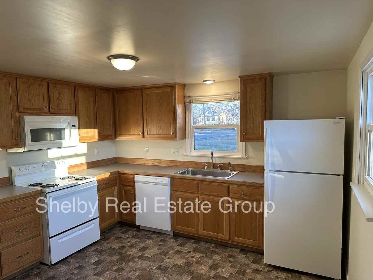 301 E Benton St #A - Photo 2 of 17