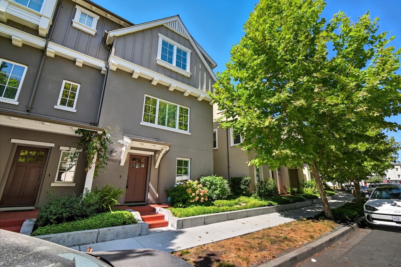 39527 Stevenson Pl #NA - Photo 2 of 42