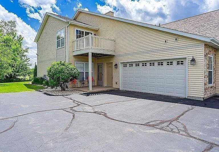 5576 Bastian Blvd #5576 - Photo 2 of 9