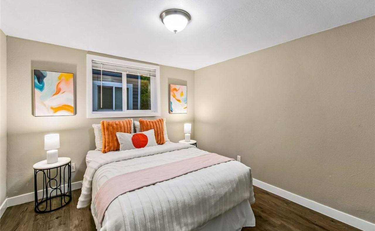5606 25th Ave Sw #B - Photo 3 of 8