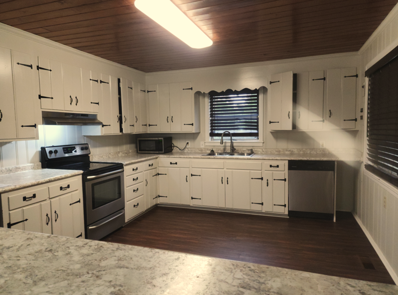 400 Terrace Blvd - Photo 4 of 8