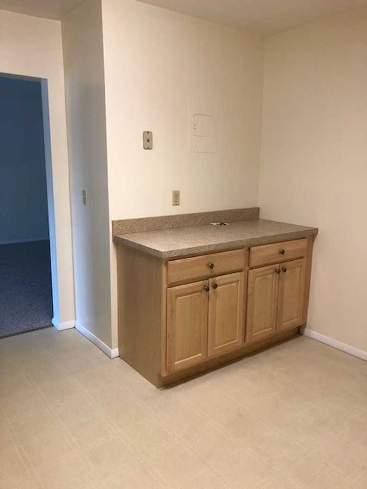 Hillside House Apartments - Photo 3 of 15