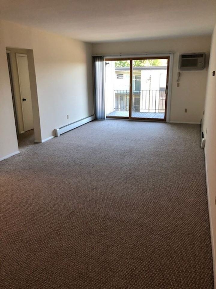 Hillside House Apartments - Photo 4 of 15