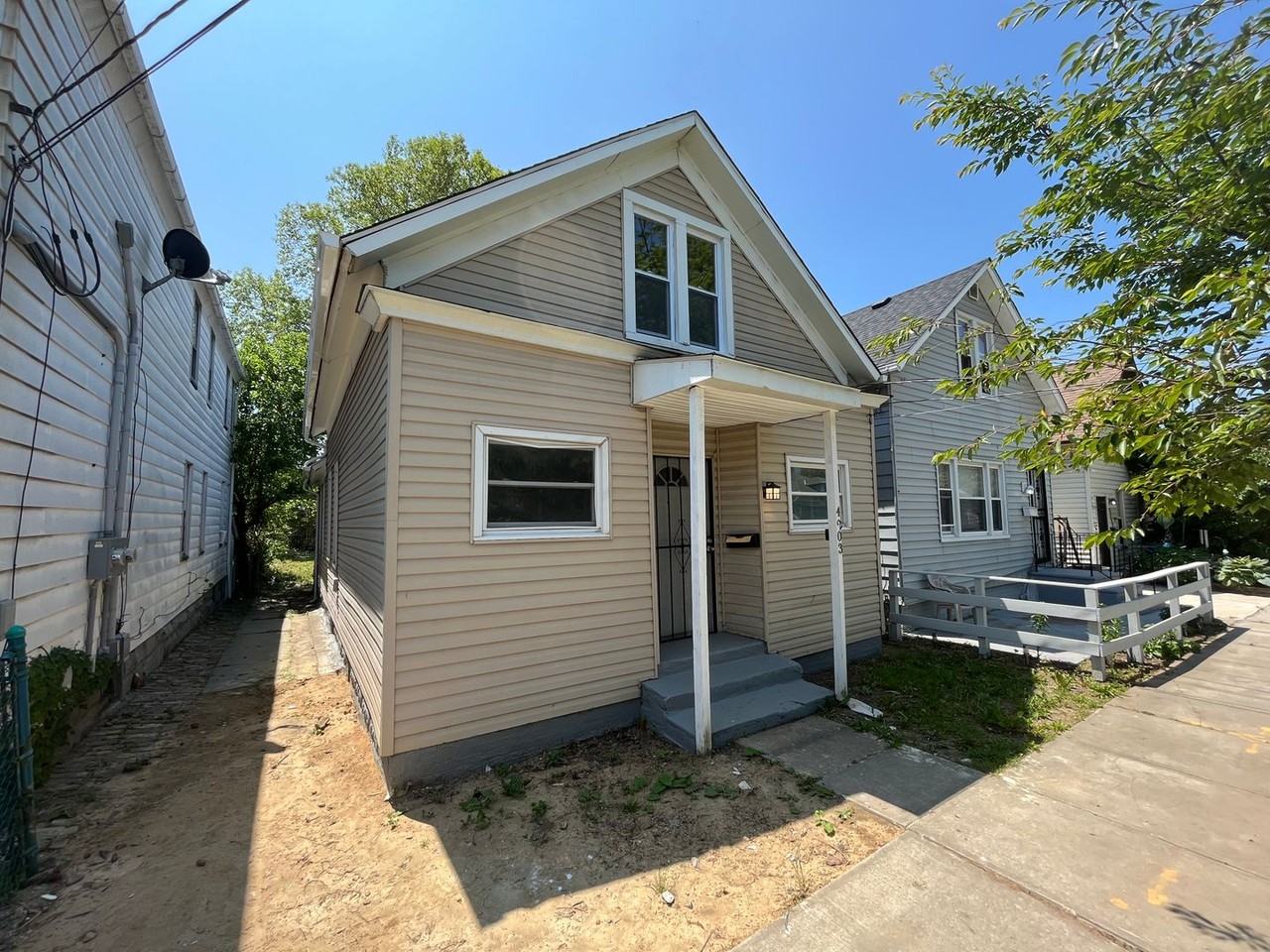 4203 Howlett Ave - Photo 2 of 50