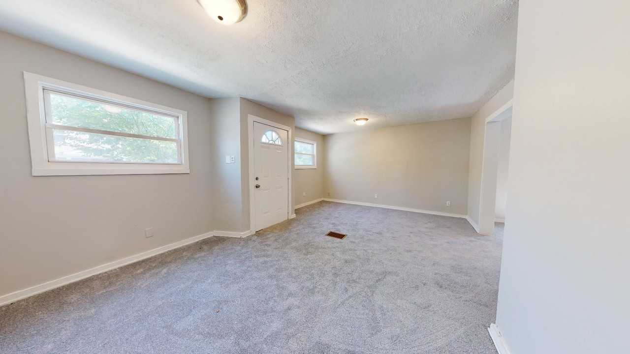 4203 Howlett Ave - Photo 6 of 50