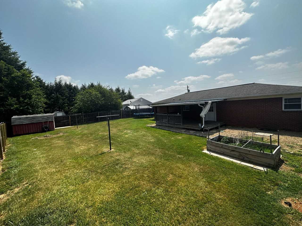 3984 Bruce St - Photo 2 of 31