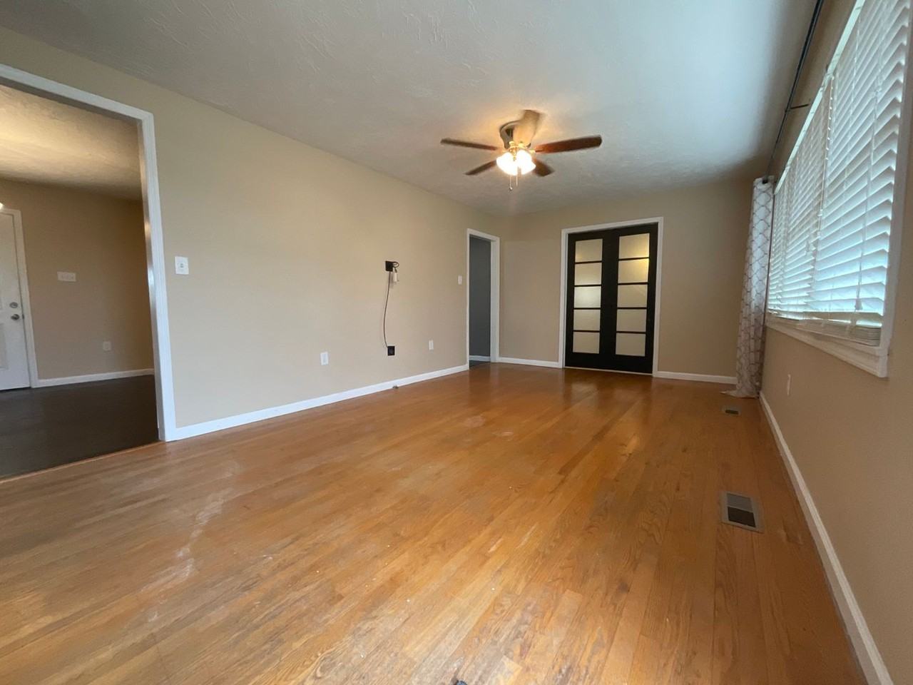 3984 Bruce St - Photo 3 of 31