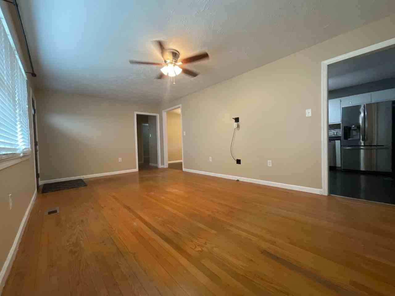 3984 Bruce St - Photo 4 of 31