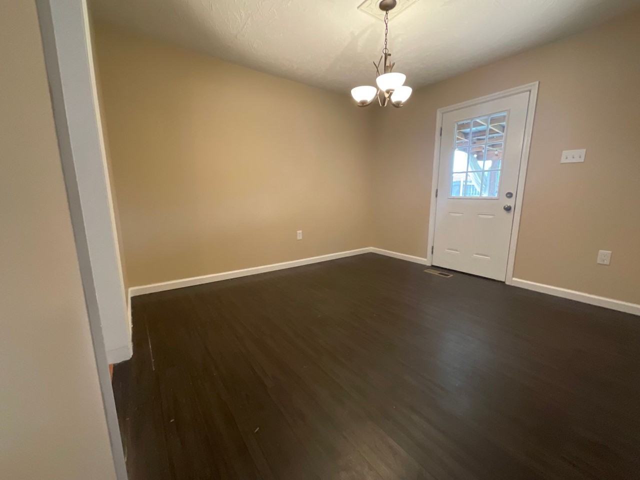 3984 Bruce St - Photo 7 of 31