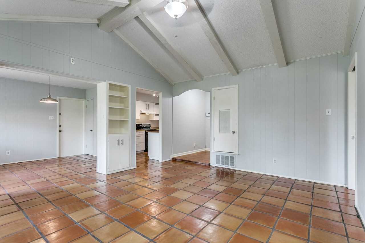 9515 Reece Dr - Photo 5 of 24