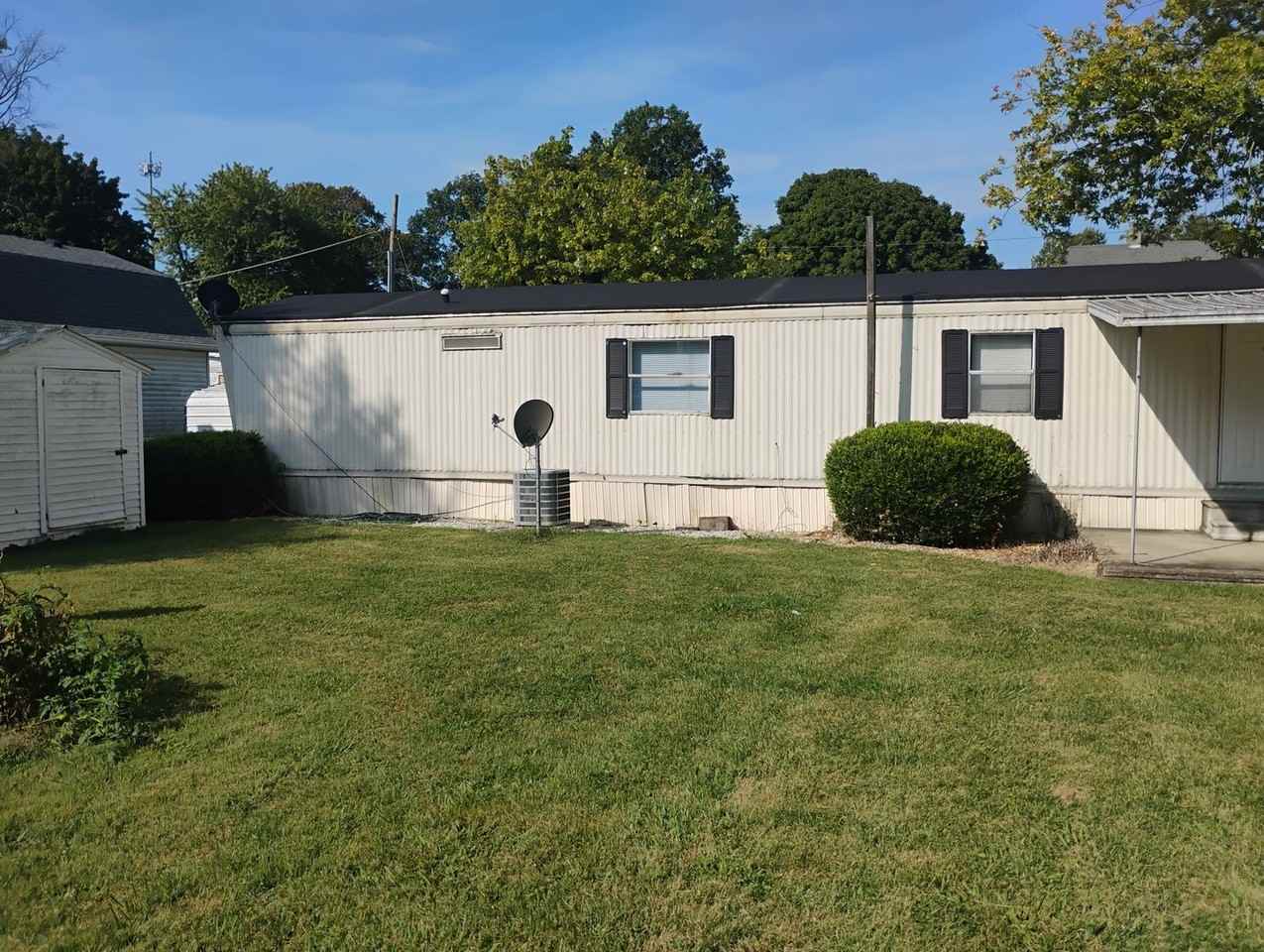 306 N Pierce St - Photo 3 of 16