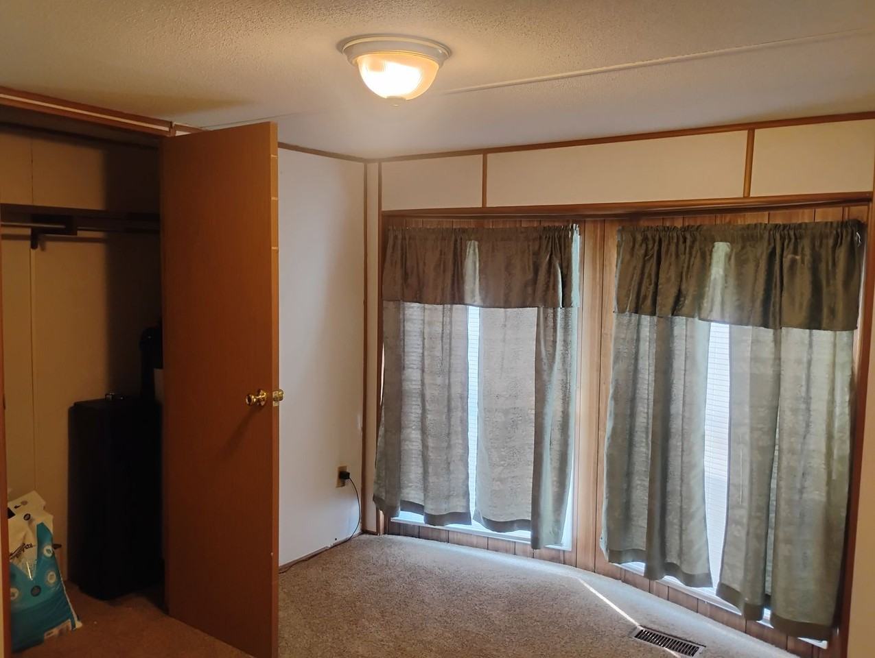 306 N Pierce St - Photo 5 of 16