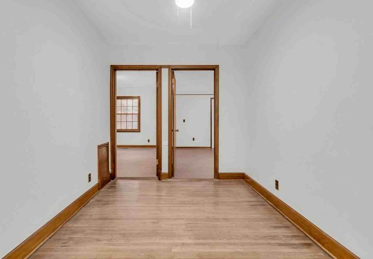 133 Kingwood Dr - Photo 5 of 21