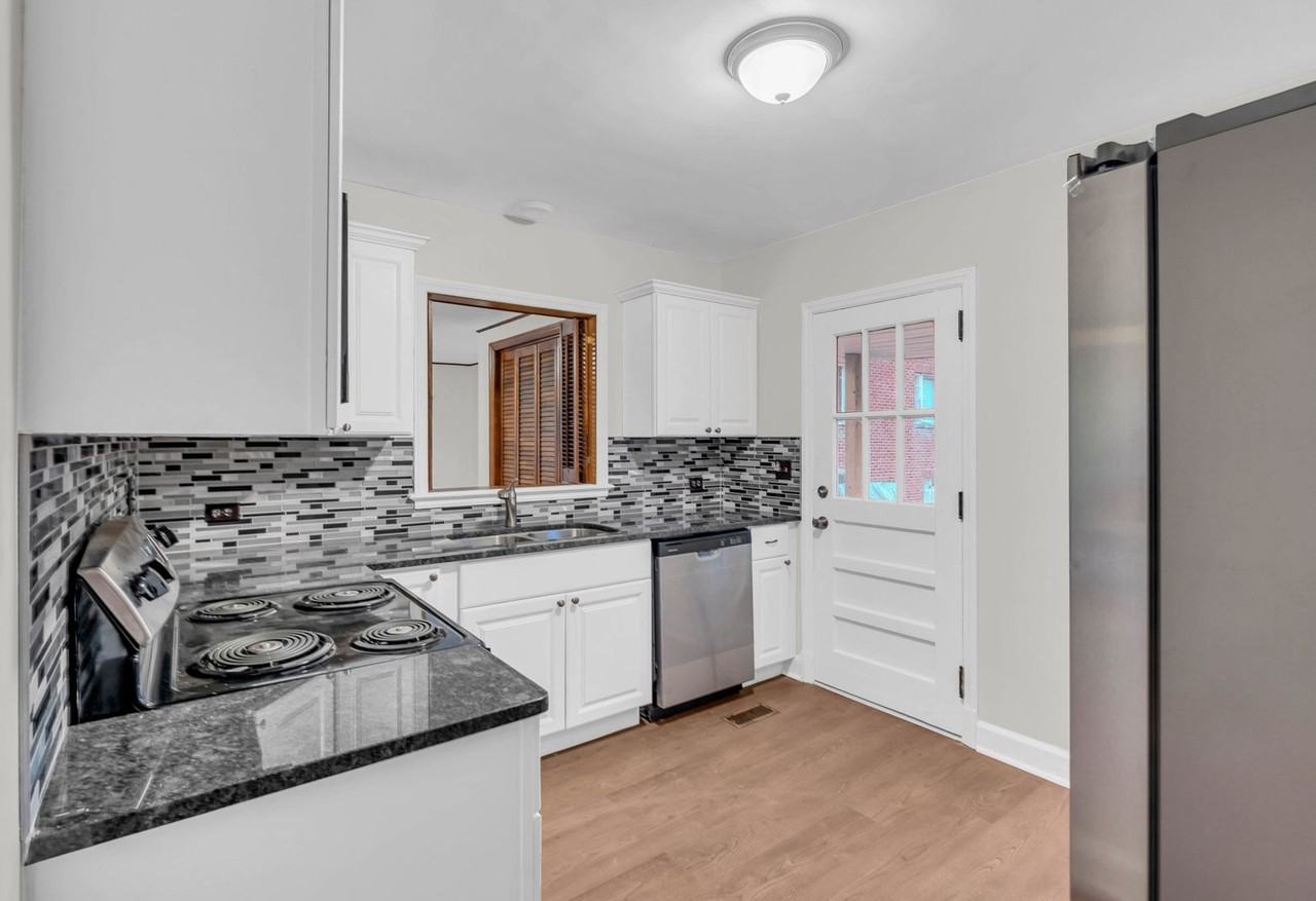 133 Kingwood Dr - Photo 6 of 21