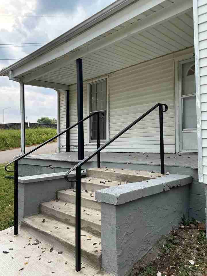 28 Lawn St - Photo 2 of 14