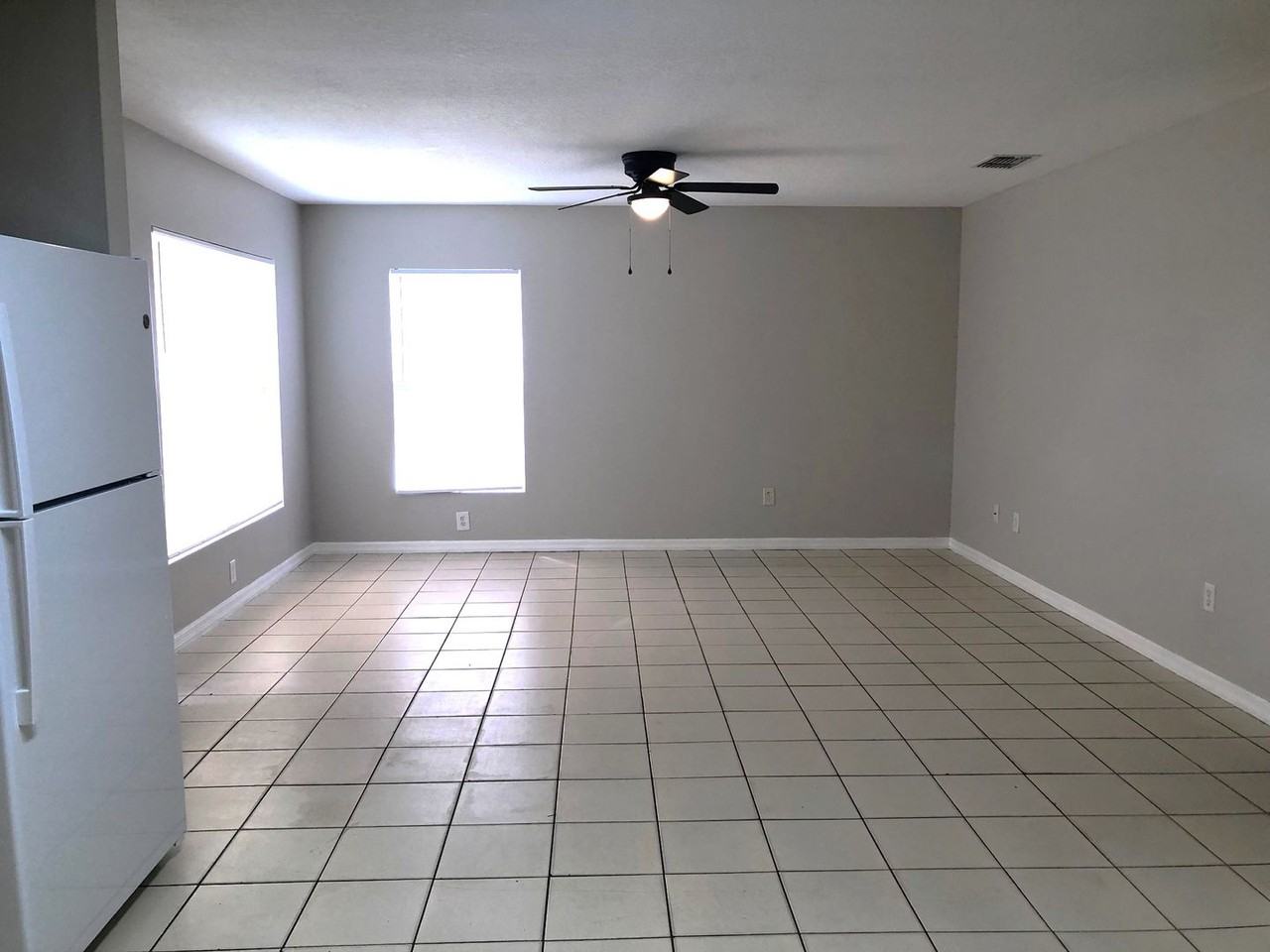 2406 Maple Ave - Photo 3 of 12