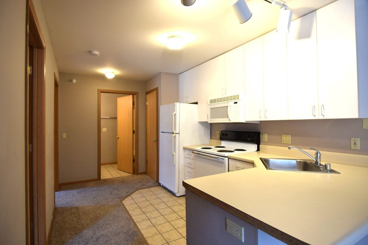 Lakelawn Place - Photo 3 of 19