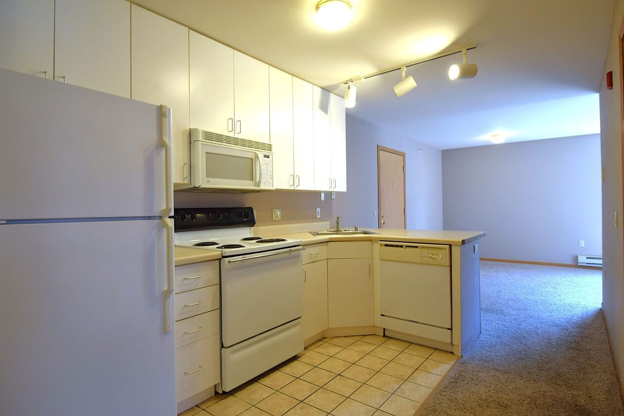 Lakelawn Place - Photo 5 of 19