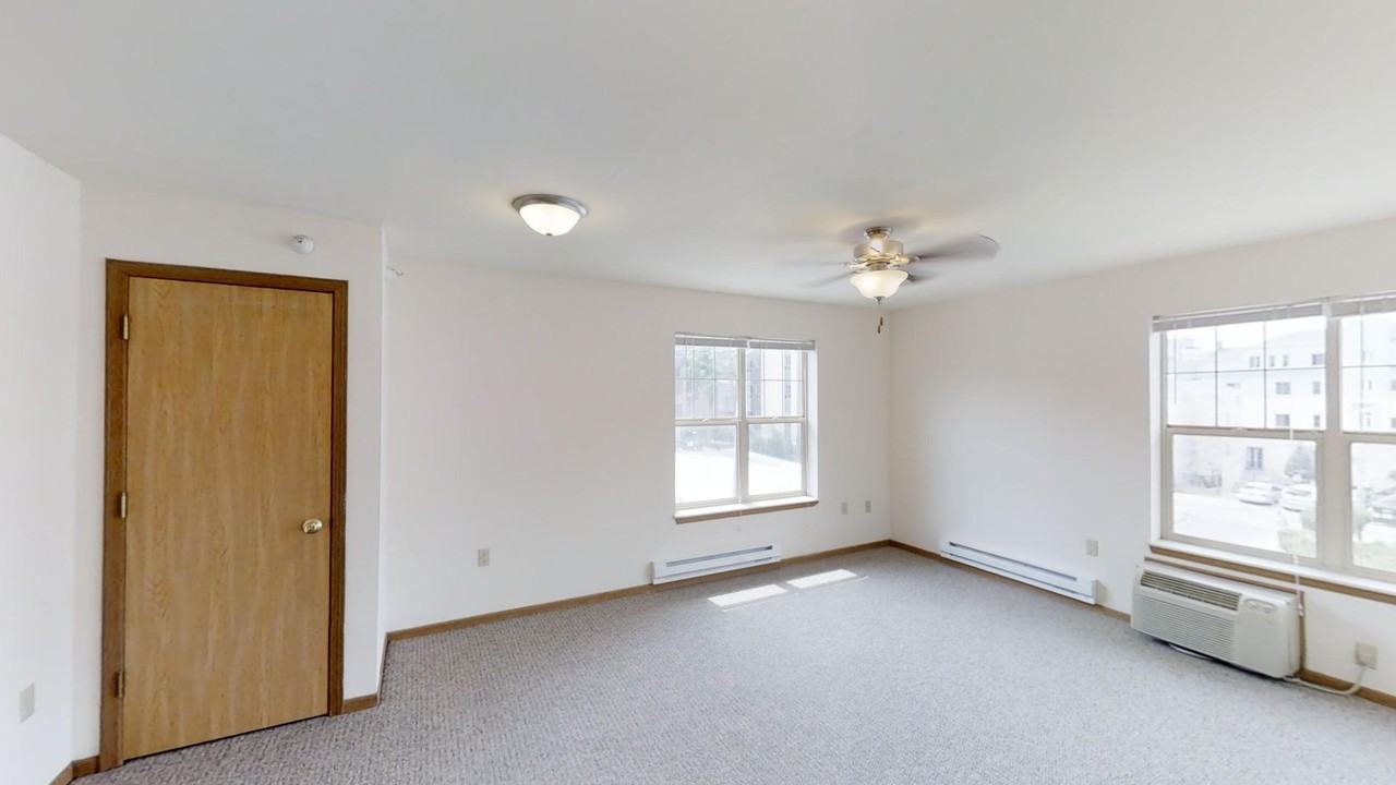 Lakelawn Place - Photo 7 of 19