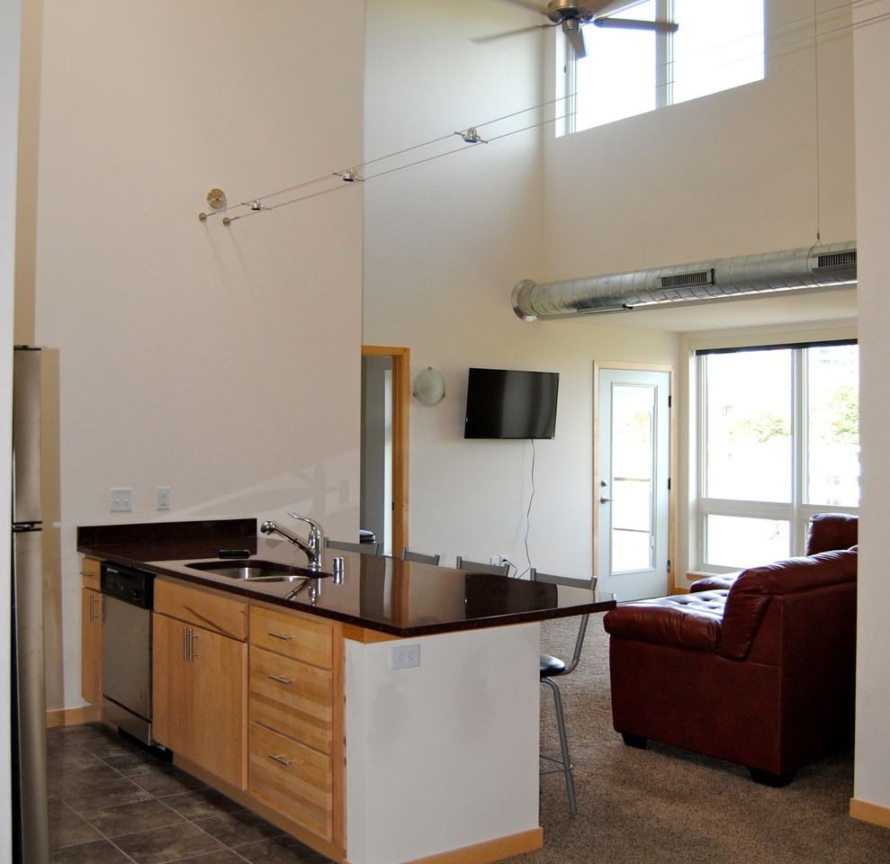 Brooks House - Photo 4 of 14