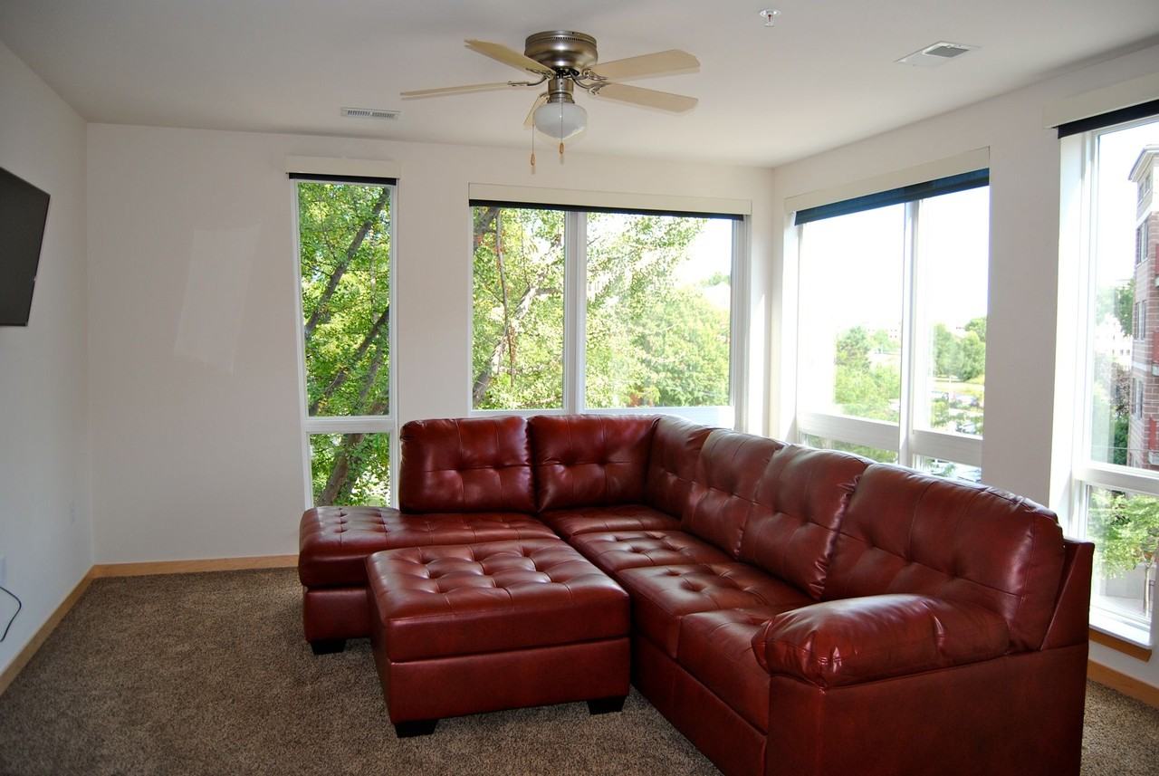 Brooks House - Photo 5 of 14