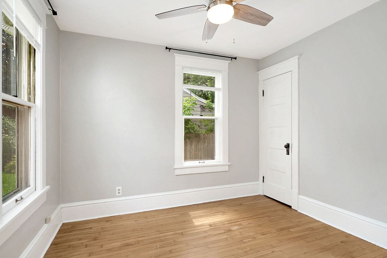 326 S Maple St - Photo 2 of 13