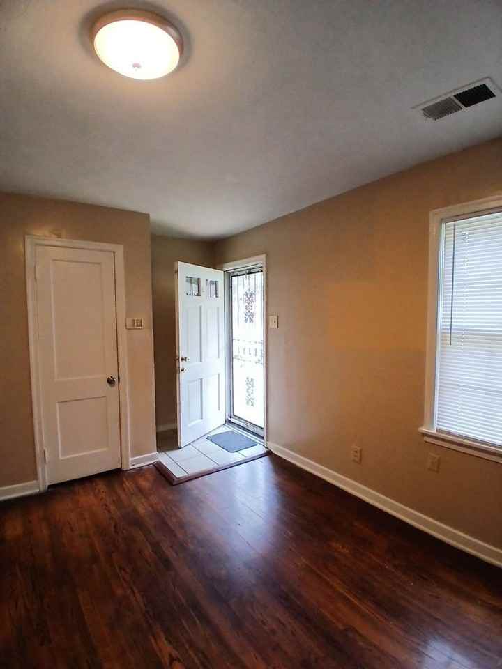 3043 Coleman Avenue - Photo 3 of 9