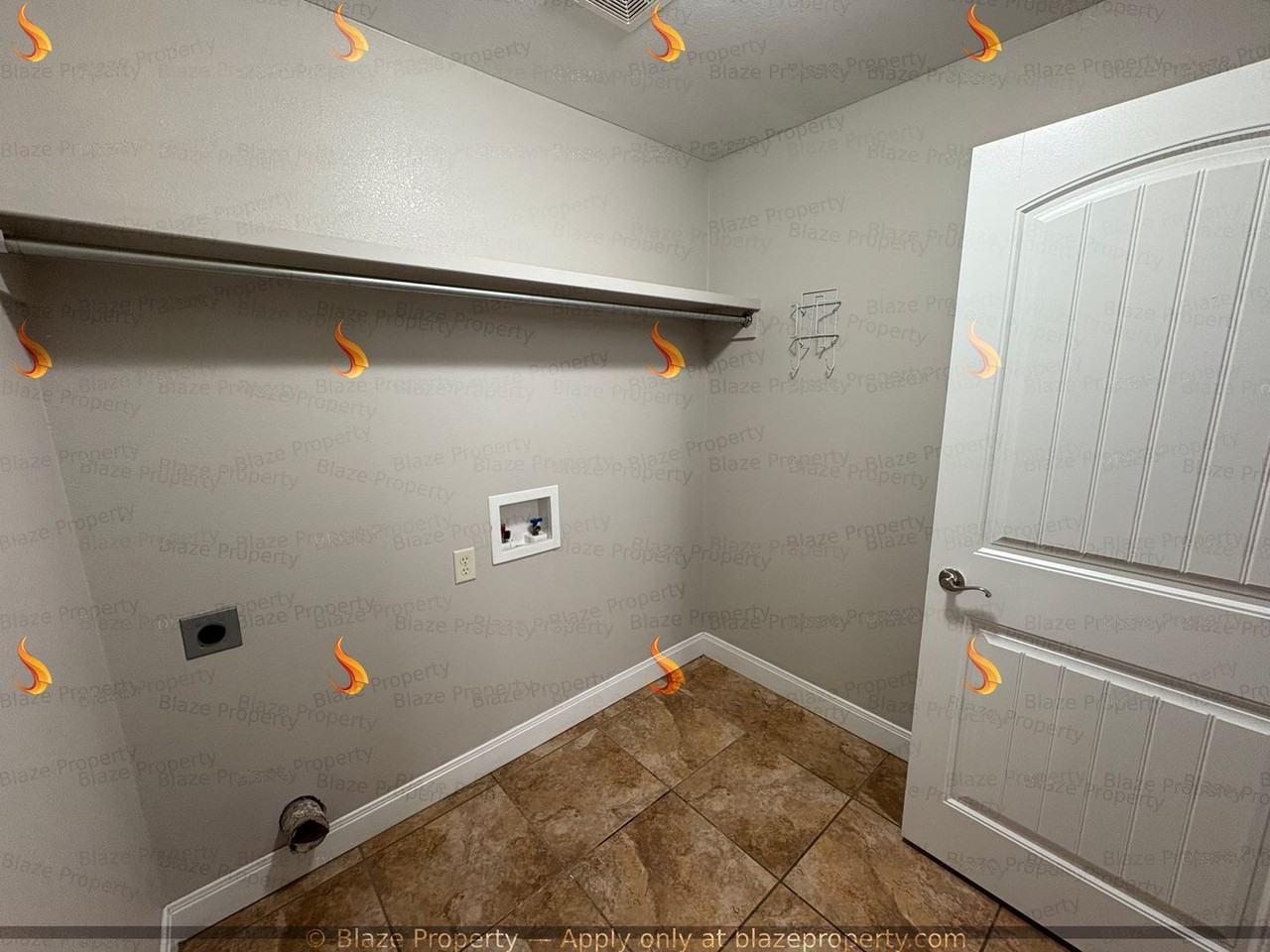 7901 Knoxville Dr - Photo 4 of 22