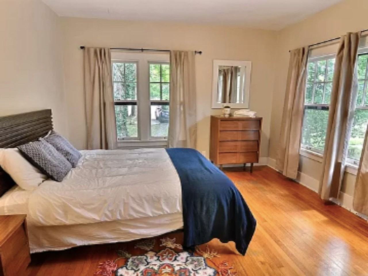 856 N Salisbury St - Photo 6 of 15