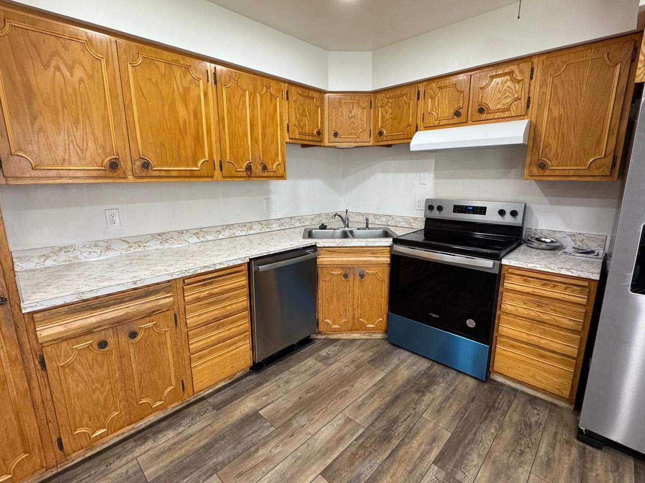 609 N 29th St - Photo 4 of 26