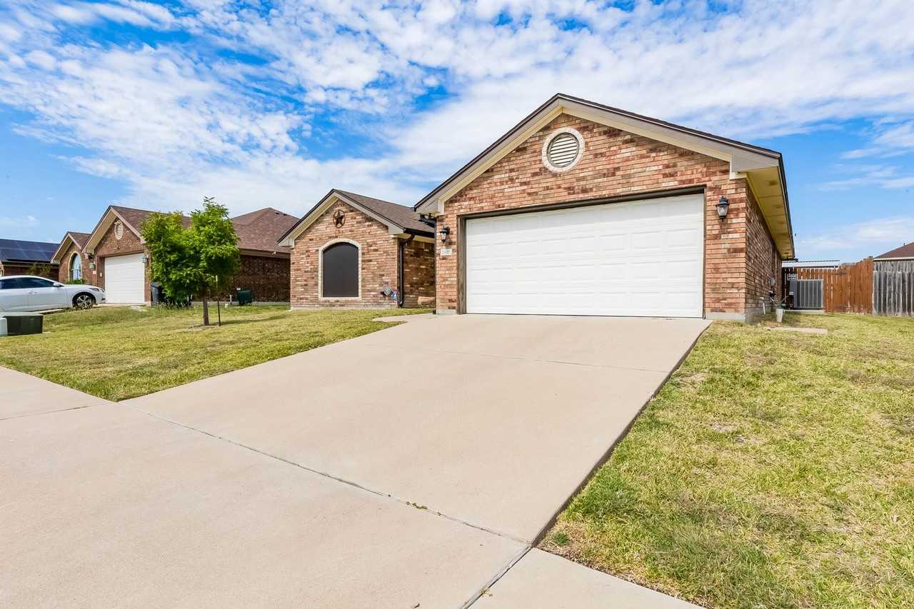 2807 Natural Ln - Photo 3 of 35