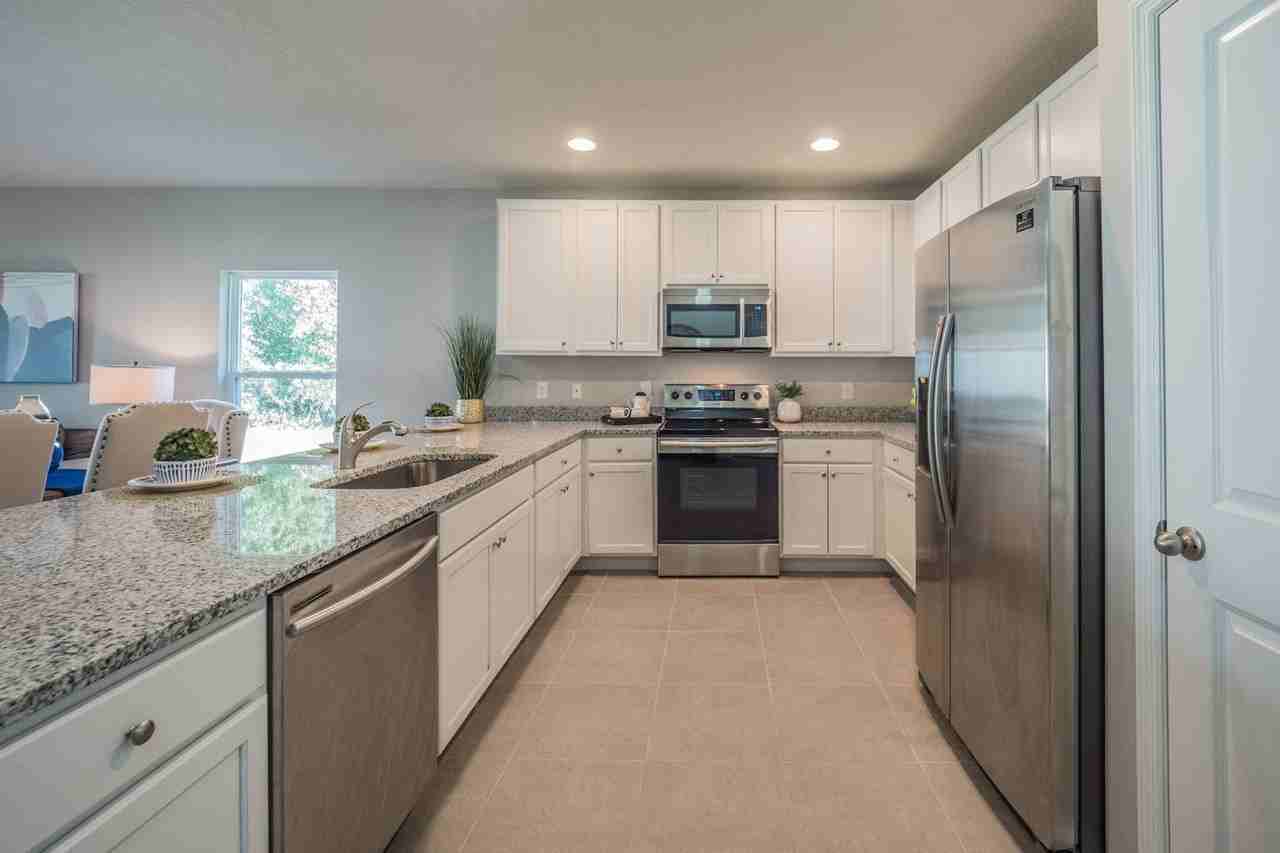 246 Cheshire Ct - Photo 7 of 33