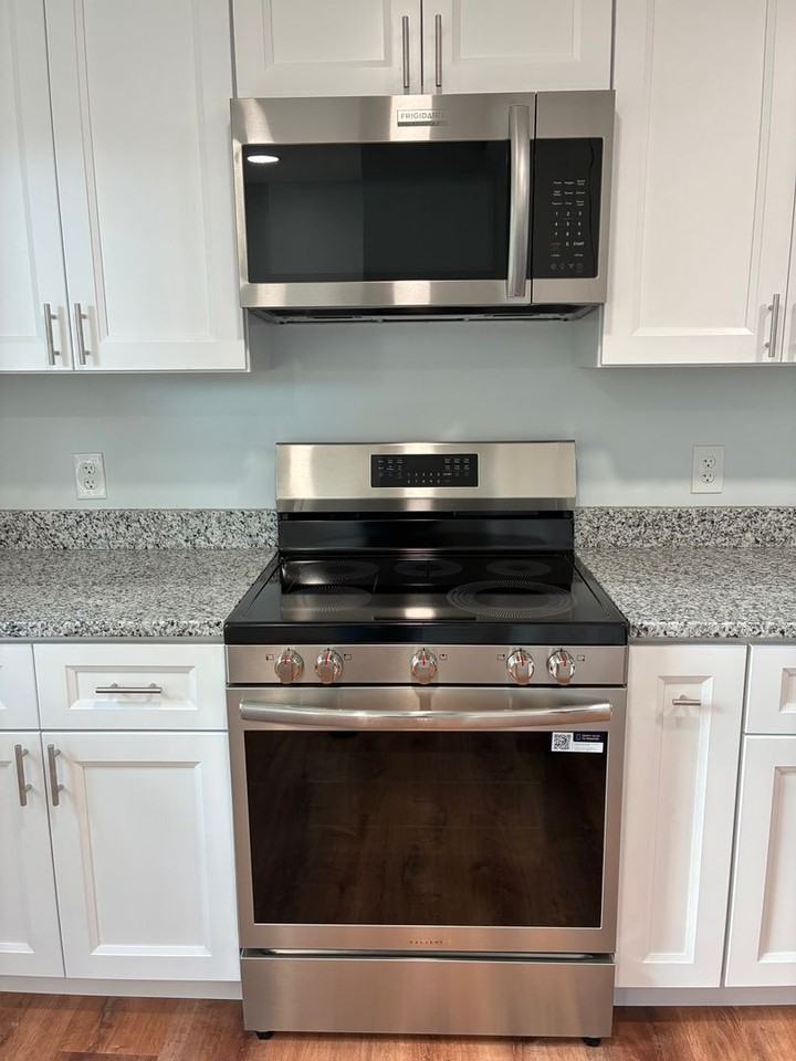 808 Martin Rd - Photo 7 of 47