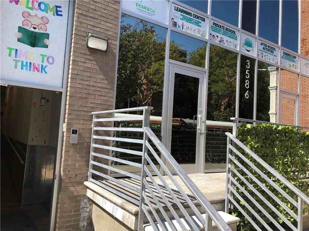 3588 Nostrand Ave - Photo 5 of 31