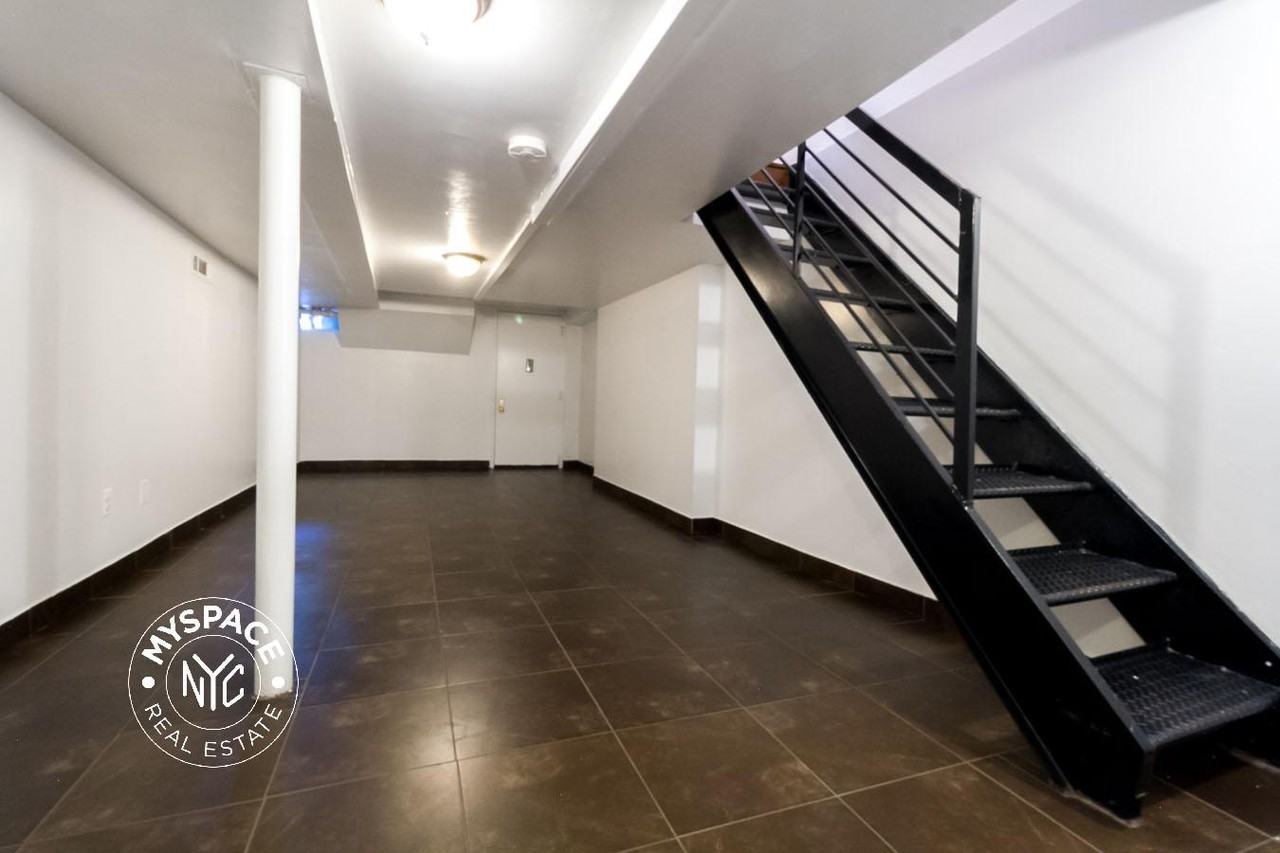 291 Jefferson St #1R - Photo 6 of 9