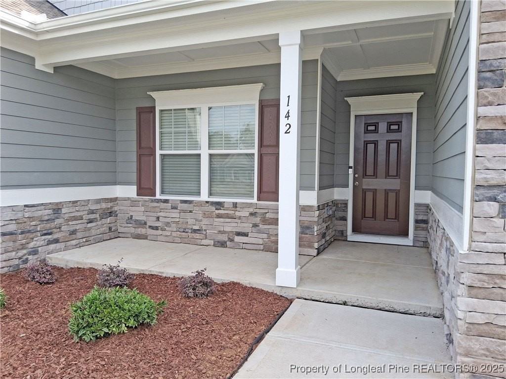 142 Planters Ln - Photo 4 of 34