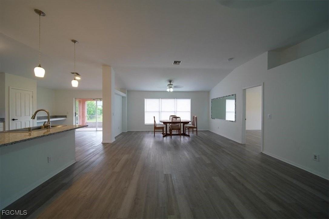 1502 Scholar Ct - Photo 7 of 27