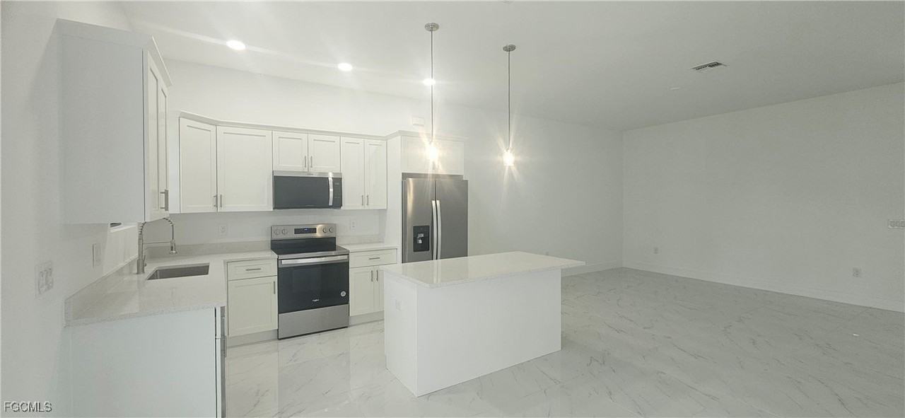 4737 14th Street Southwest - Photo 5 of 13