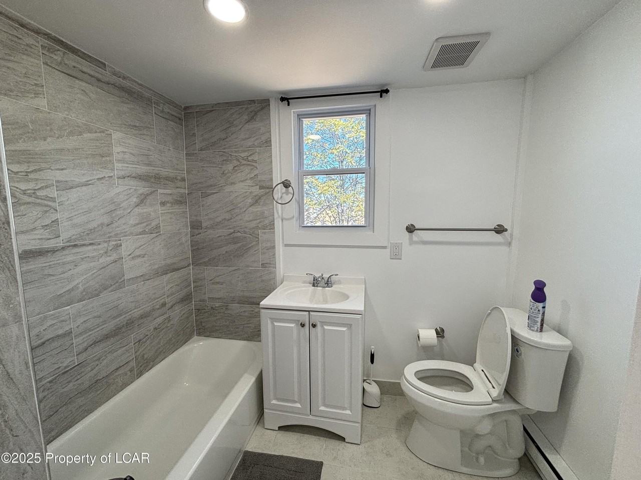 60 Moyallen St - Photo 5 of 14