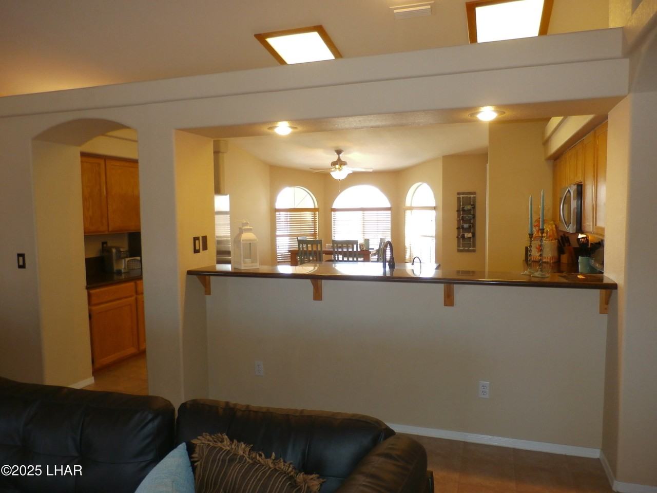 2304 Buckingham Blvd - Photo 4 of 33